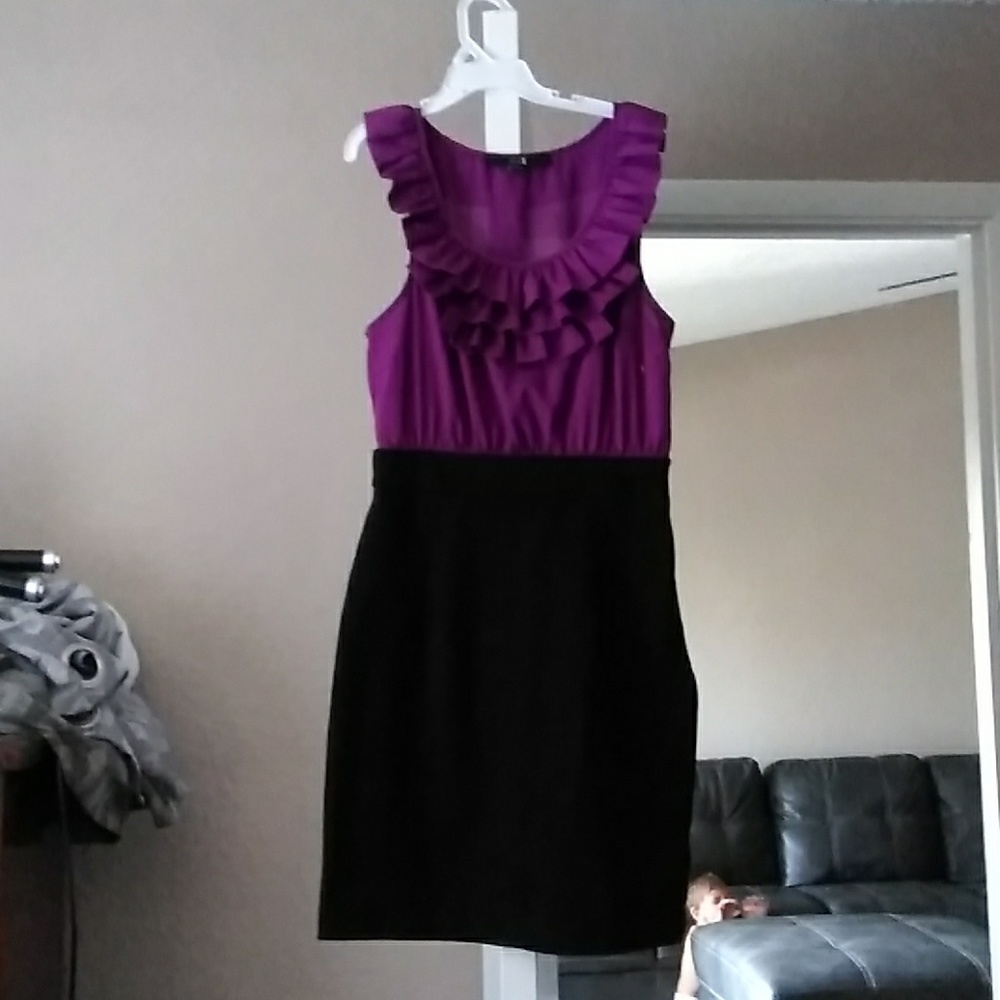 Dress - Picture 2 of 4